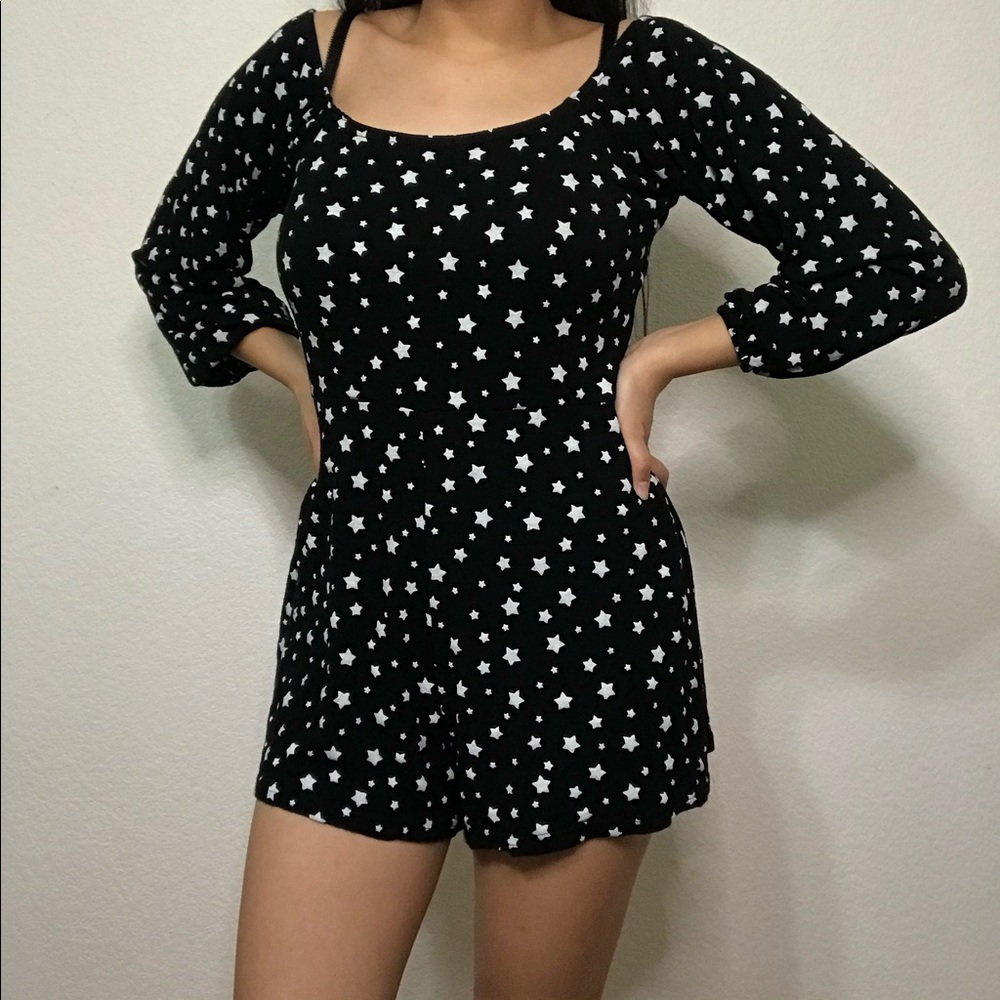 🌱 Boohoo | Black and White Star Printed Romper